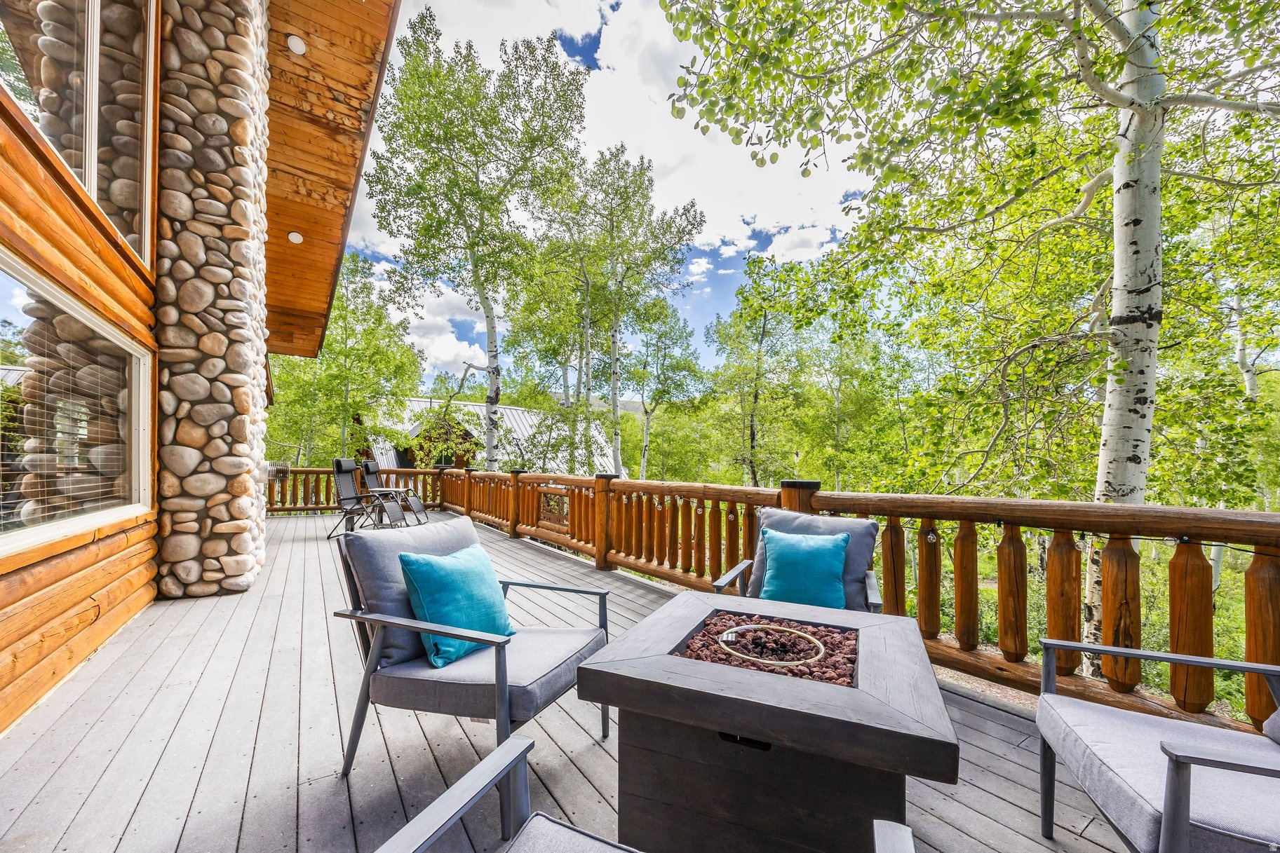 TIMBER LAKES - Residential