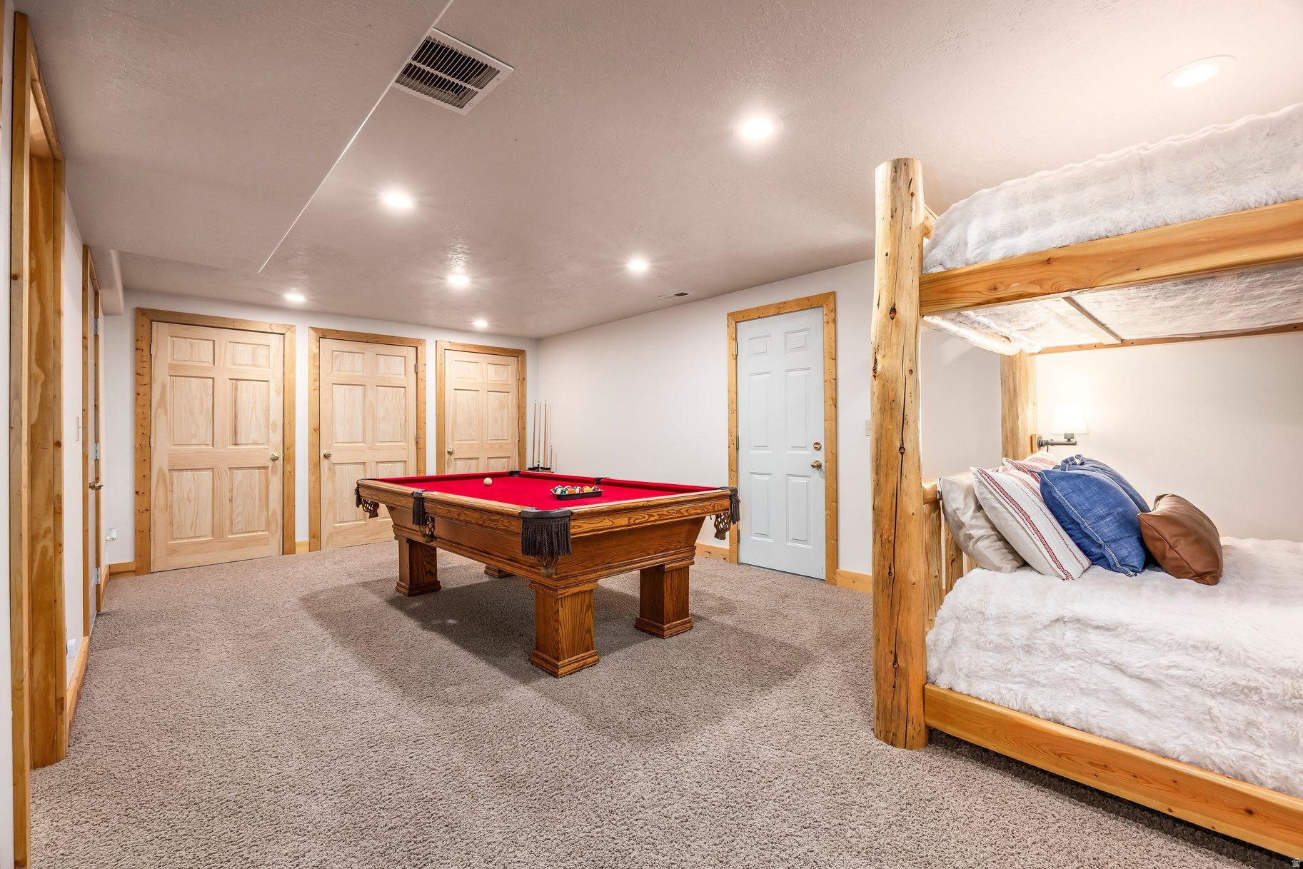 TIMBER LAKES - Residential