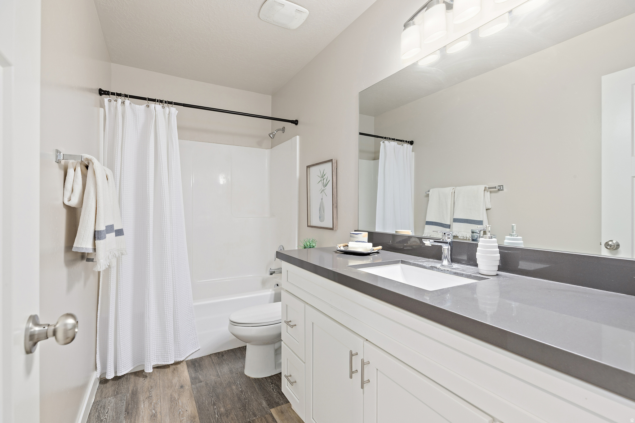 COBBLESTONE TOWNHOME - Residential