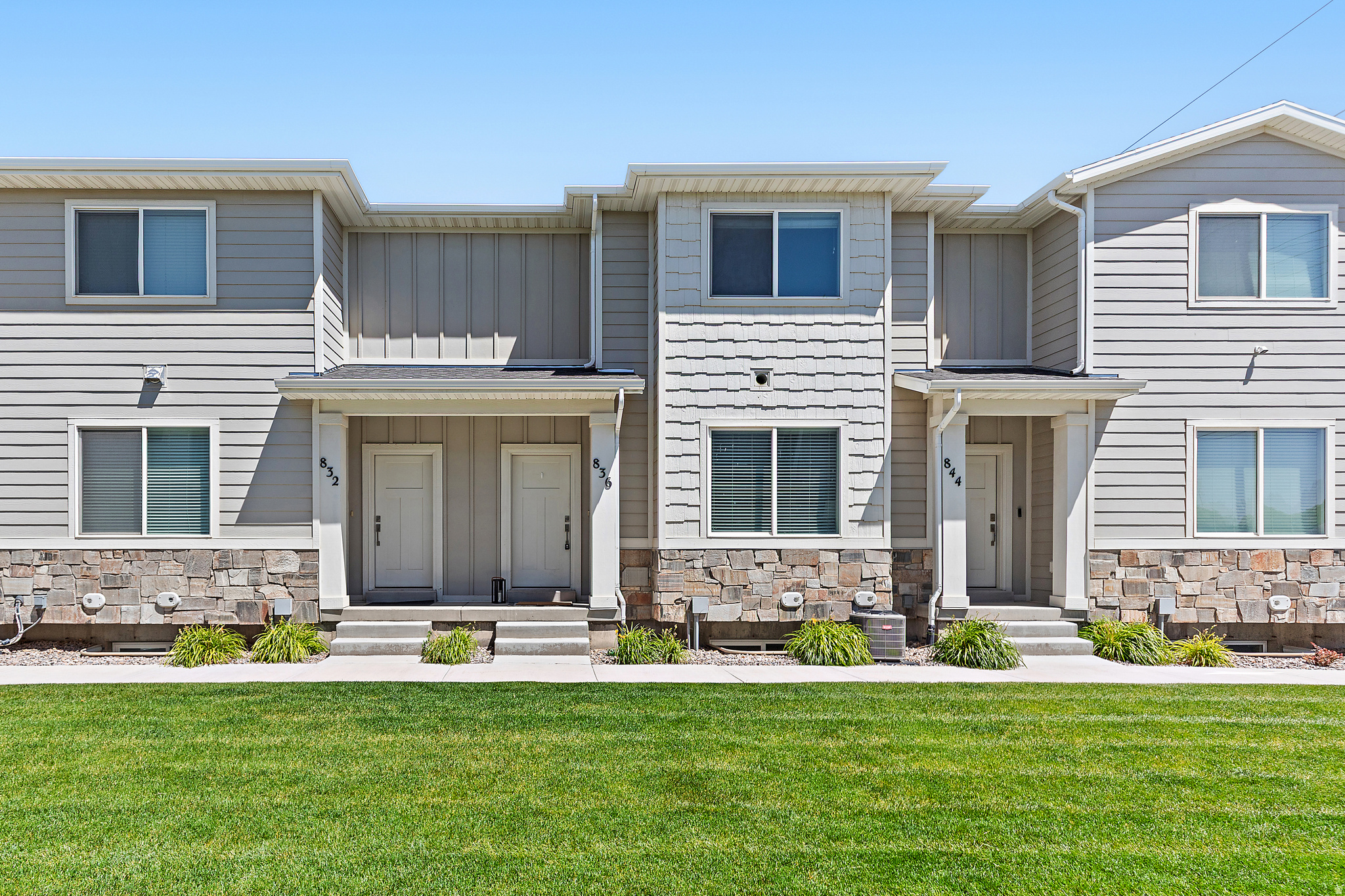 COBBLESTONE TOWNHOME - Residential