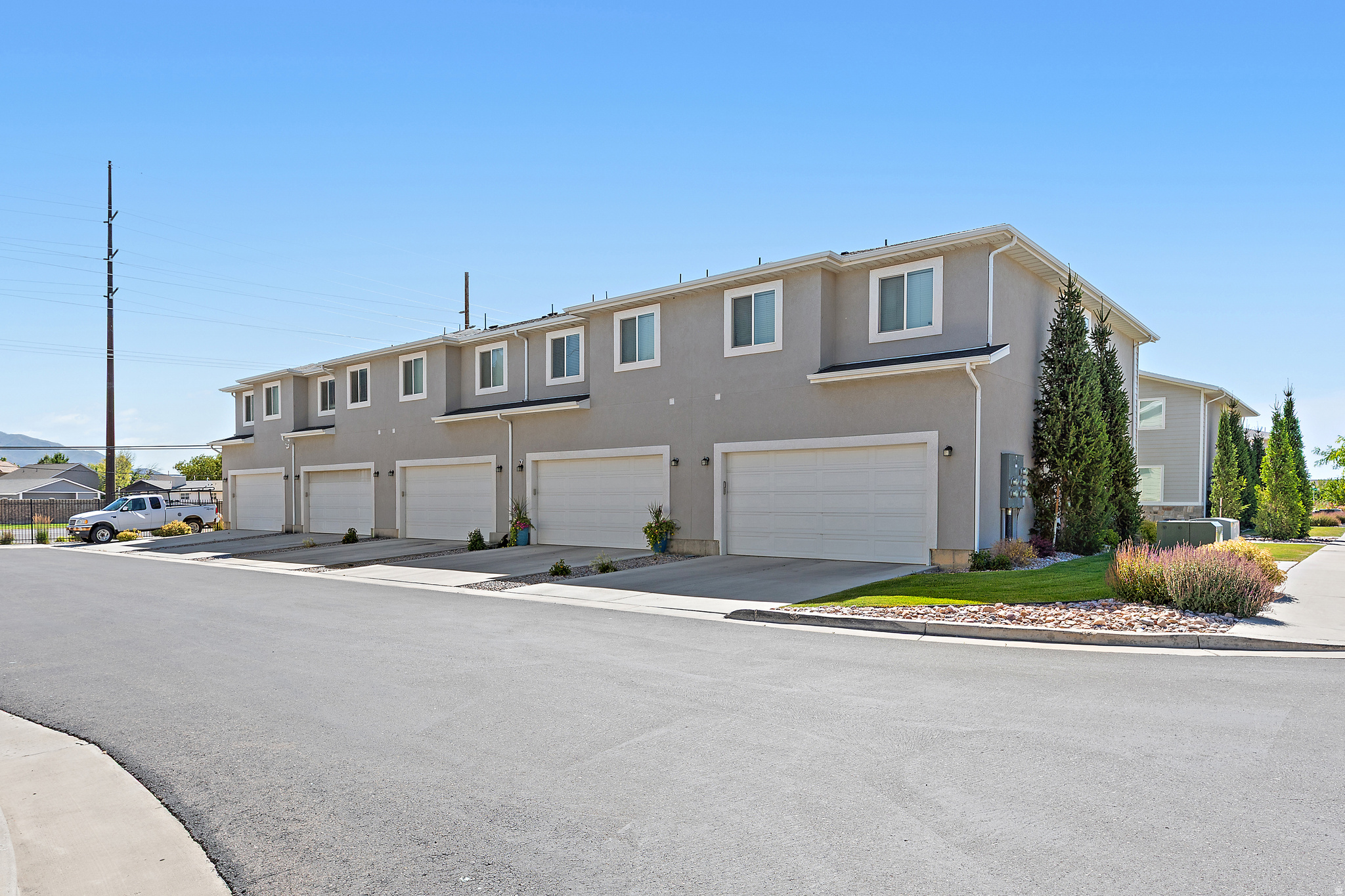 COBBLESTONE TOWNHOME - Residential
