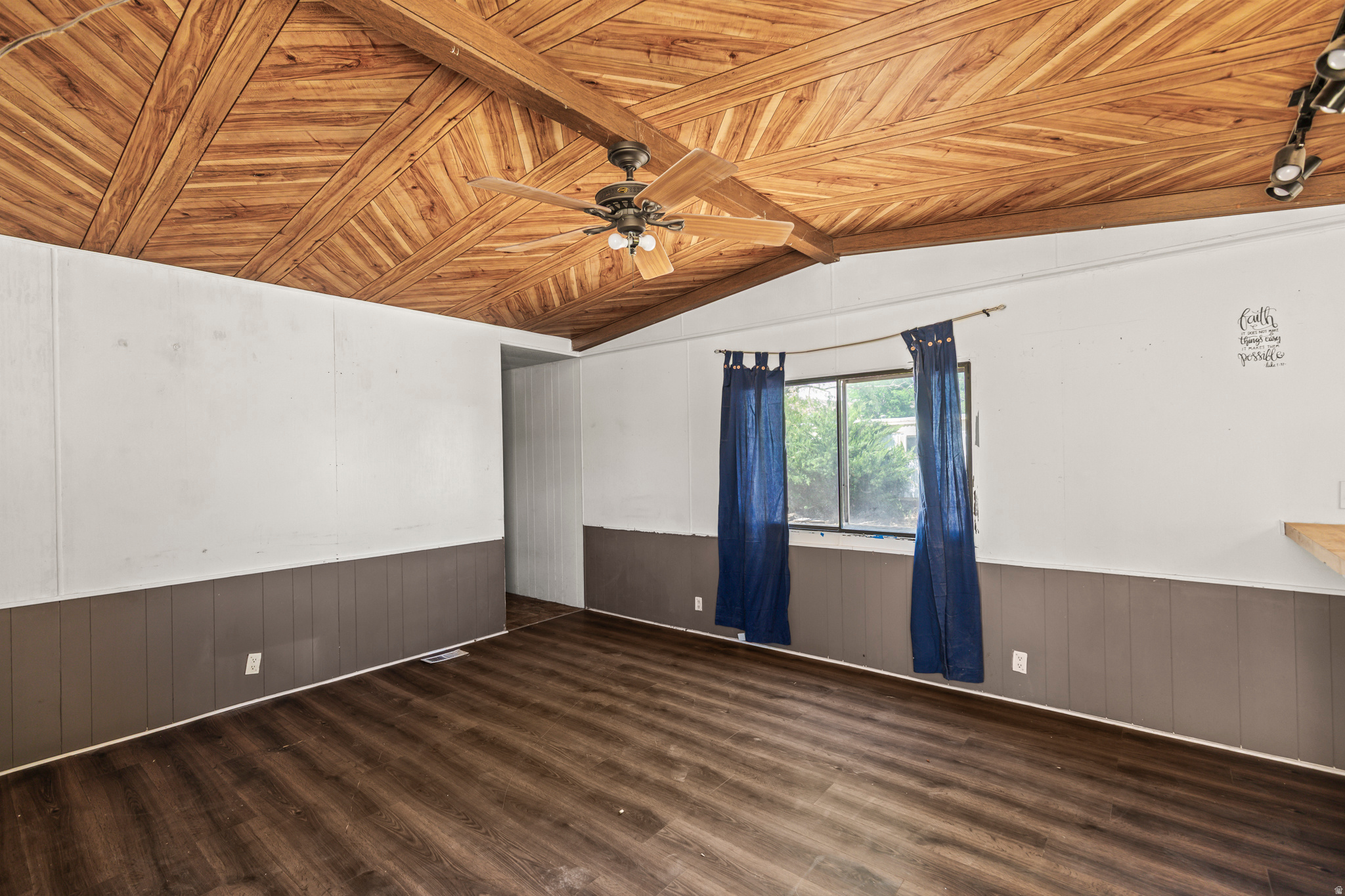 MOUNTAIN VIEW ESTATES - Residential