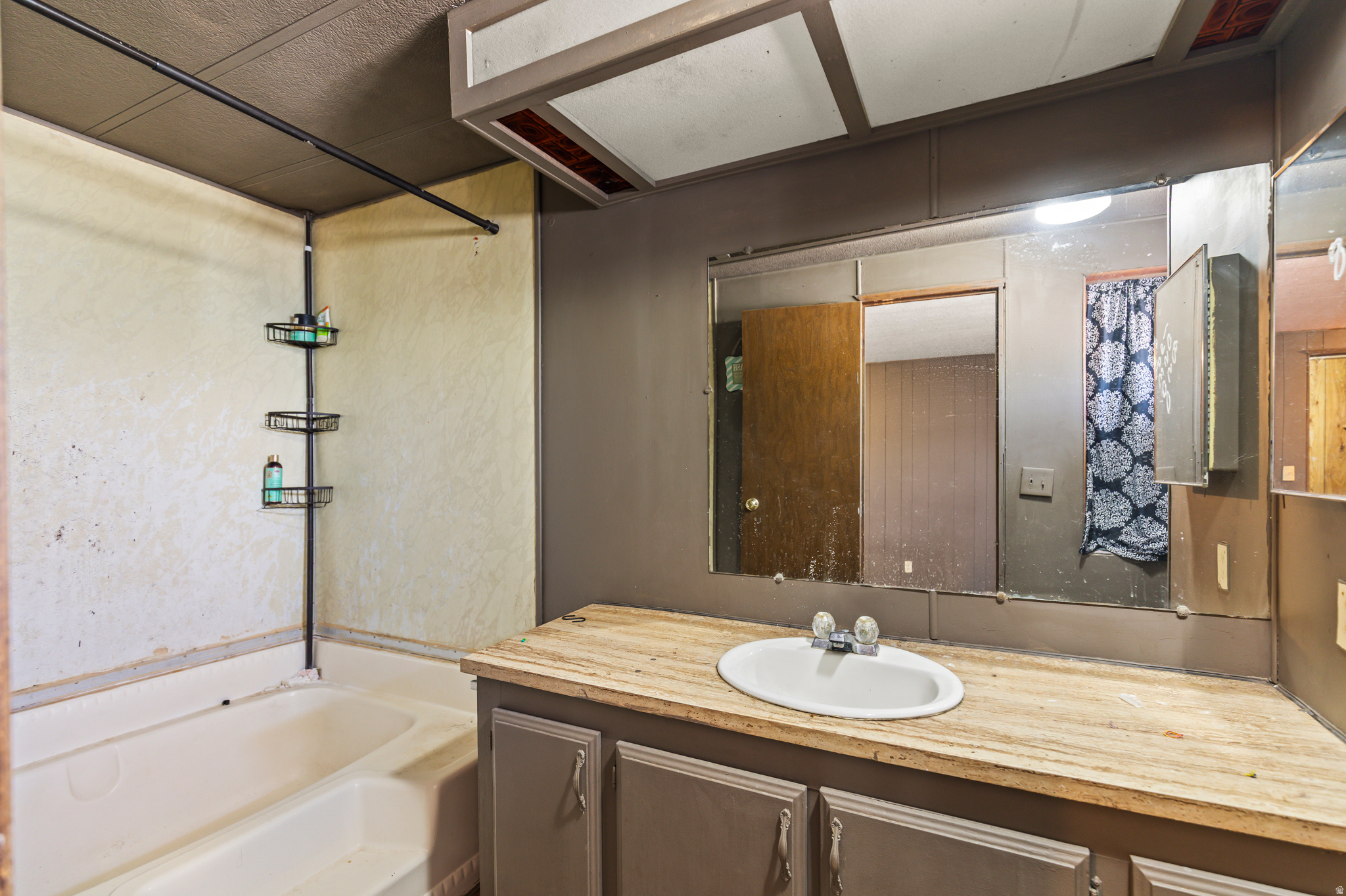 MOUNTAIN VIEW ESTATES - Residential