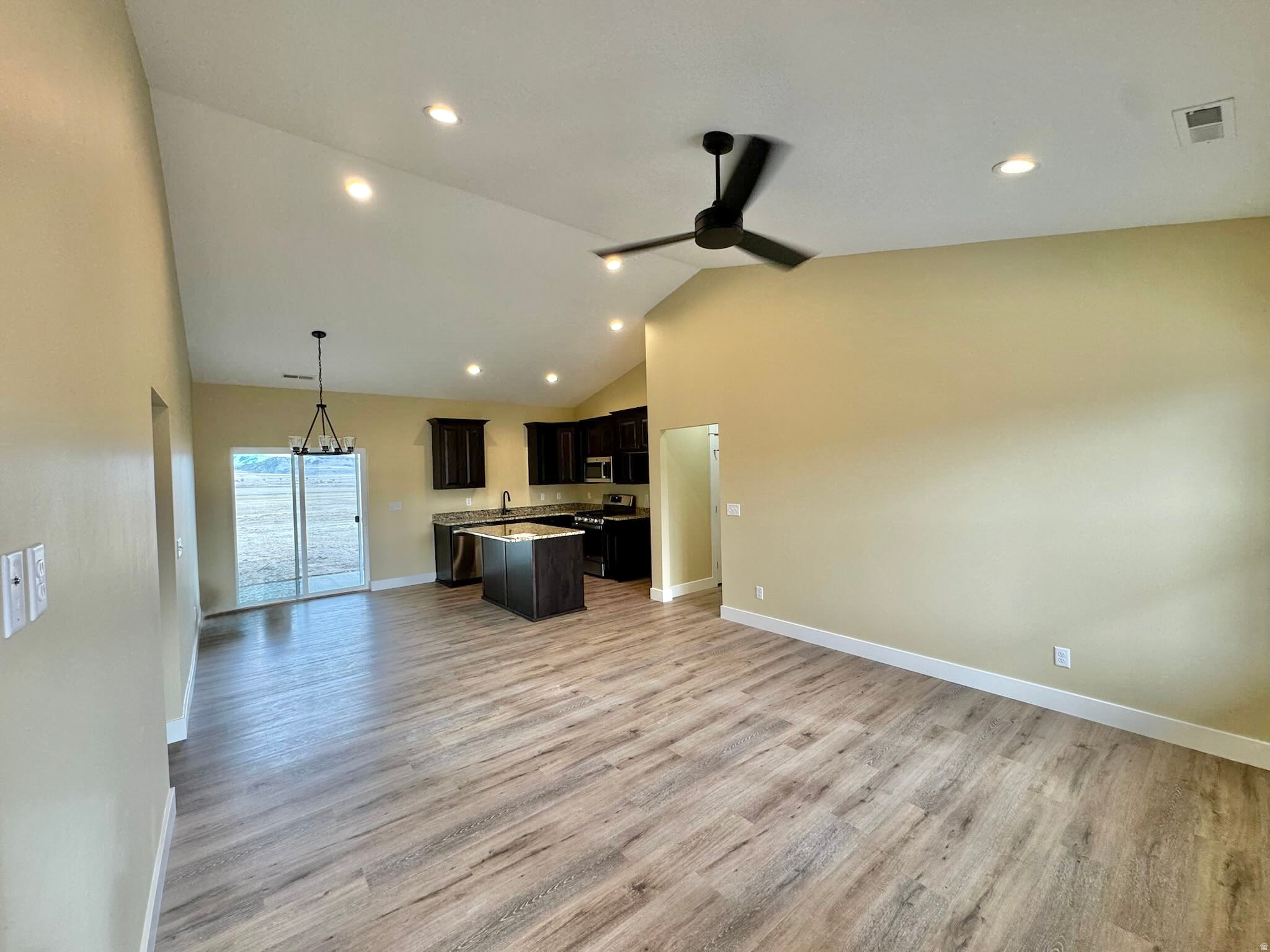 MOUNTAIN VIEW PH 2 - Residential