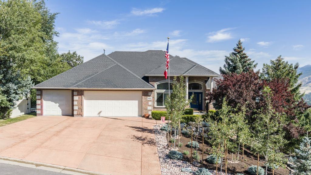 SUNSET HOLLOW - Residential