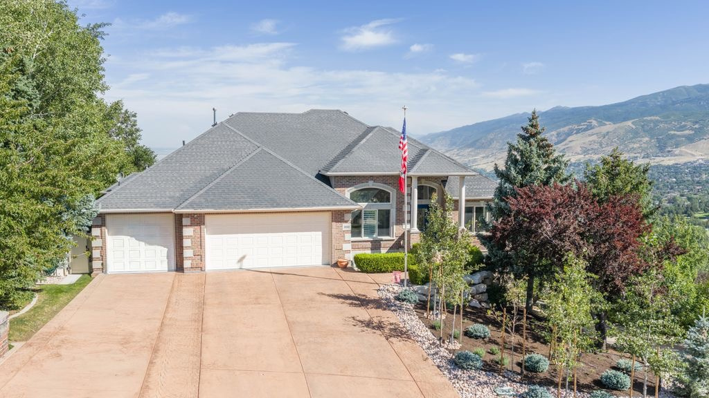 SUNSET HOLLOW - Residential