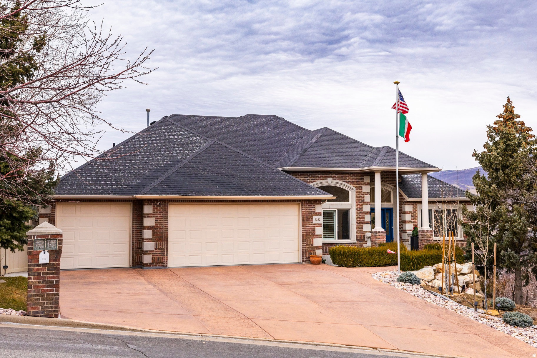 SUNSET HOLLOW - Residential
