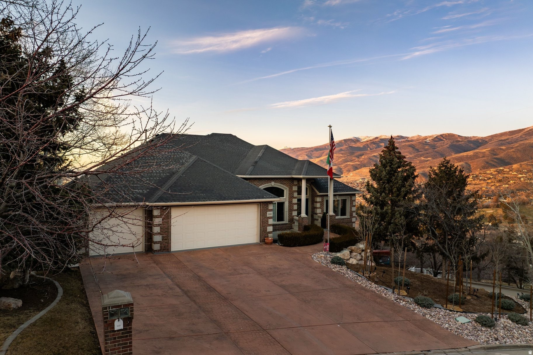 SUNSET HOLLOW - Residential
