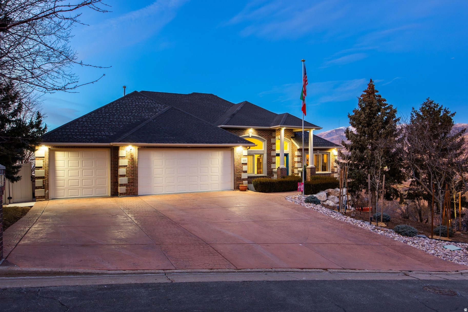 SUNSET HOLLOW - Residential