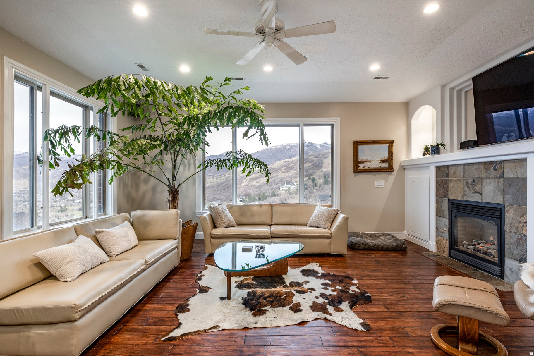 SUNSET HOLLOW - Residential