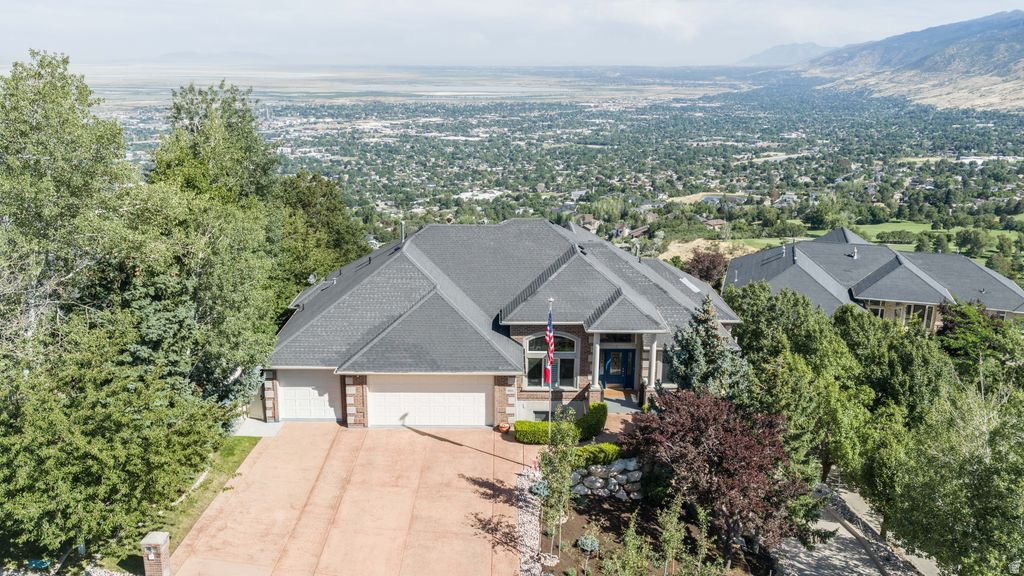 SUNSET HOLLOW - Residential