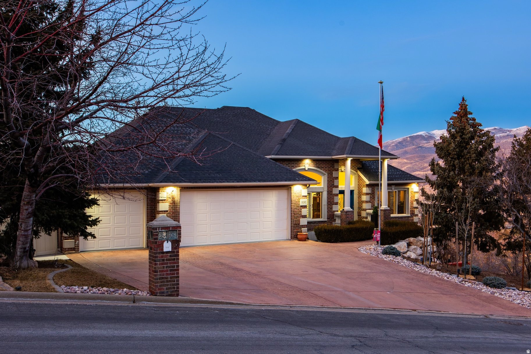 SUNSET HOLLOW - Residential