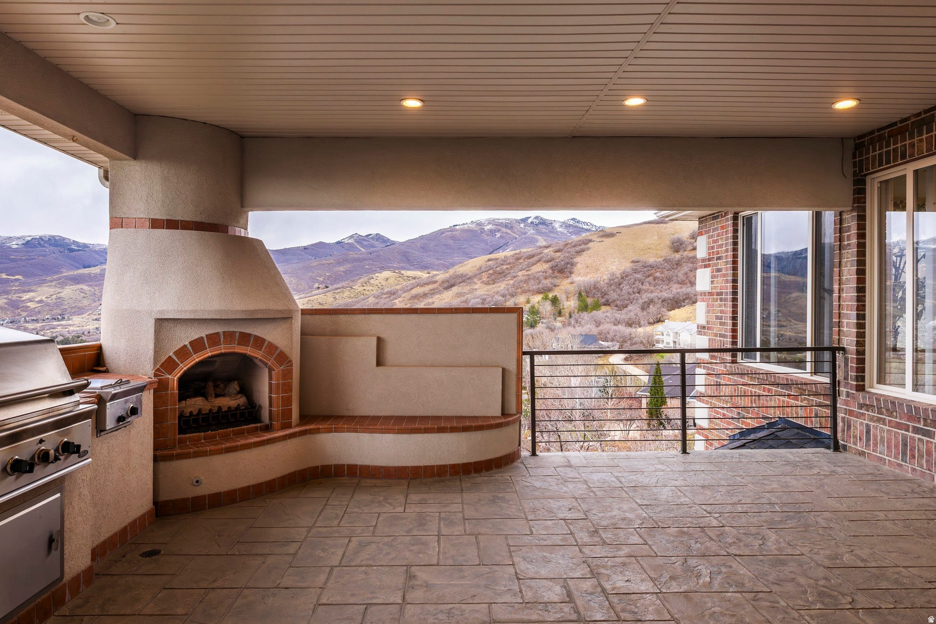 SUNSET HOLLOW - Residential