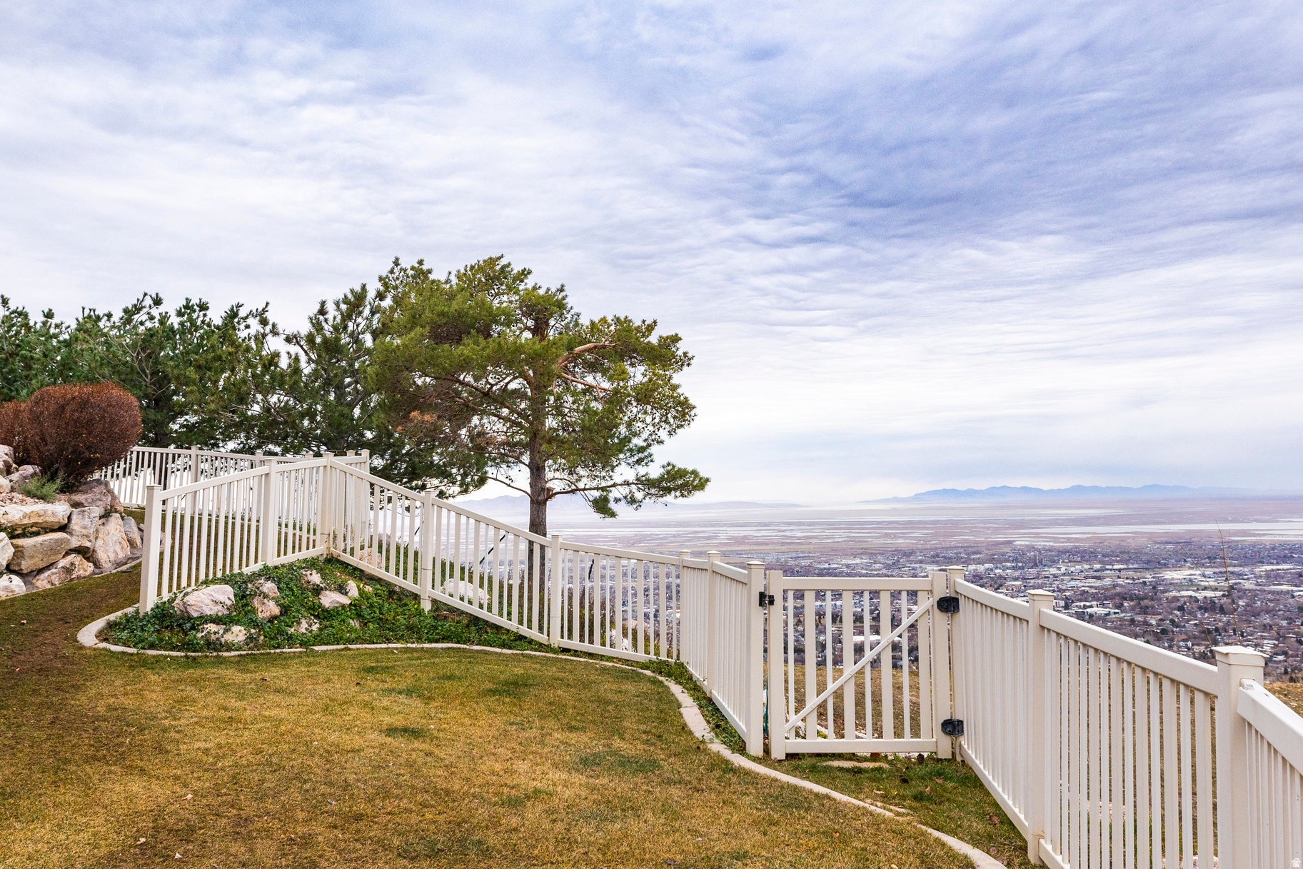 SUNSET HOLLOW - Residential