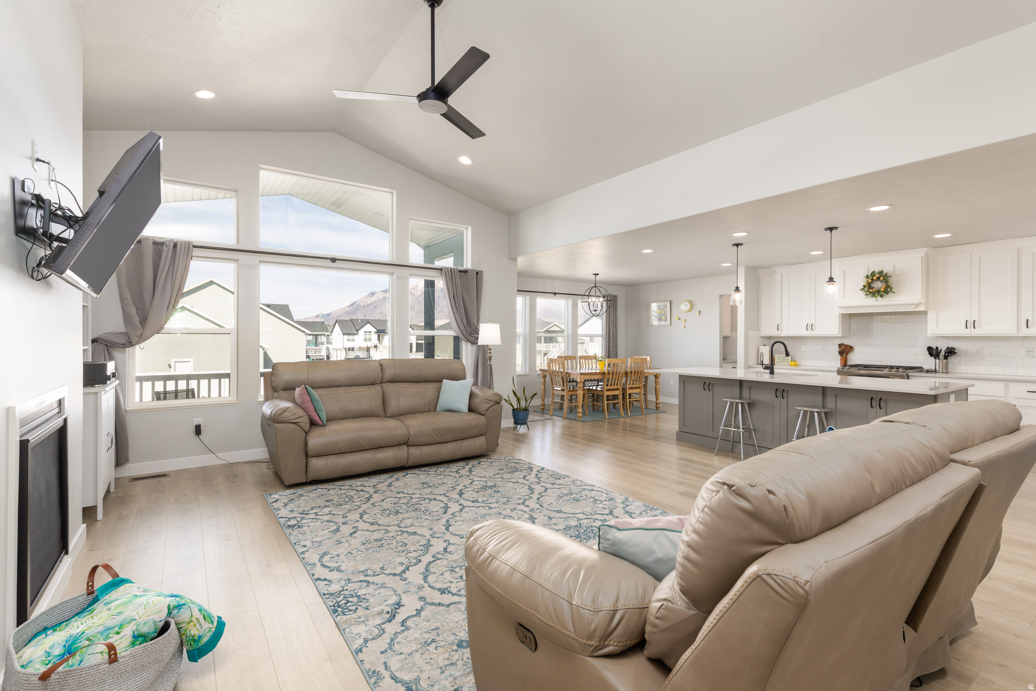 SUNSET MEADOWS - Residential