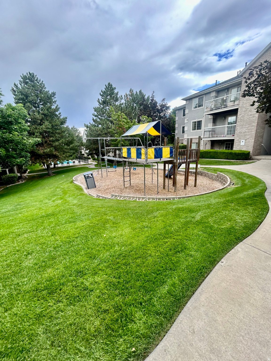 WESTON / SHADOW RIDGE CONDOMINIUMS - Residential