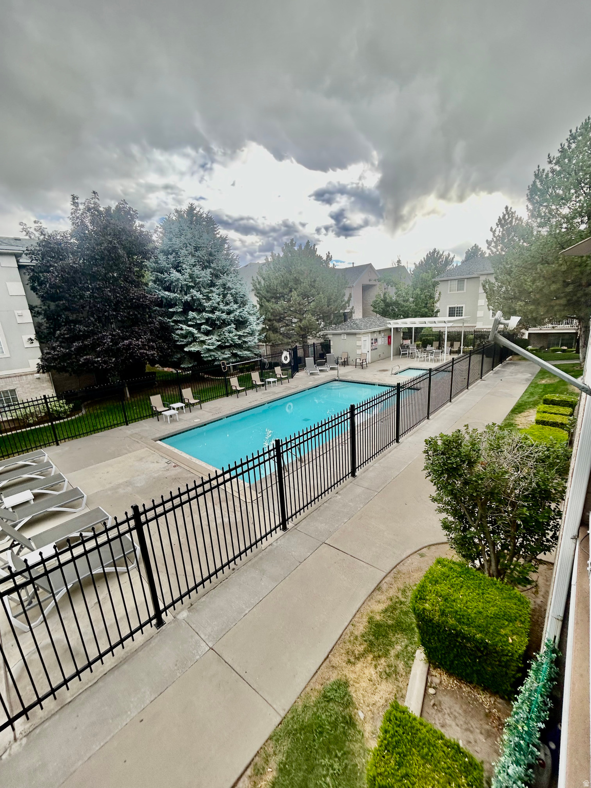 WESTON / SHADOW RIDGE CONDOMINIUMS - Residential