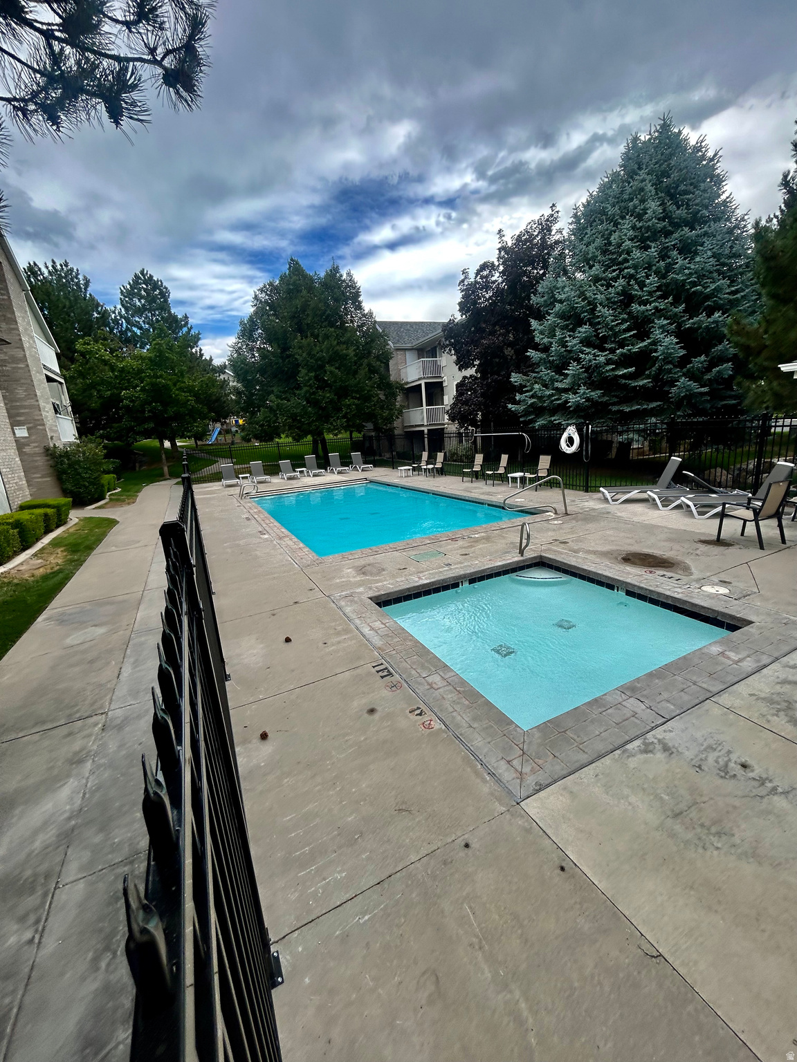 WESTON / SHADOW RIDGE CONDOMINIUMS - Residential