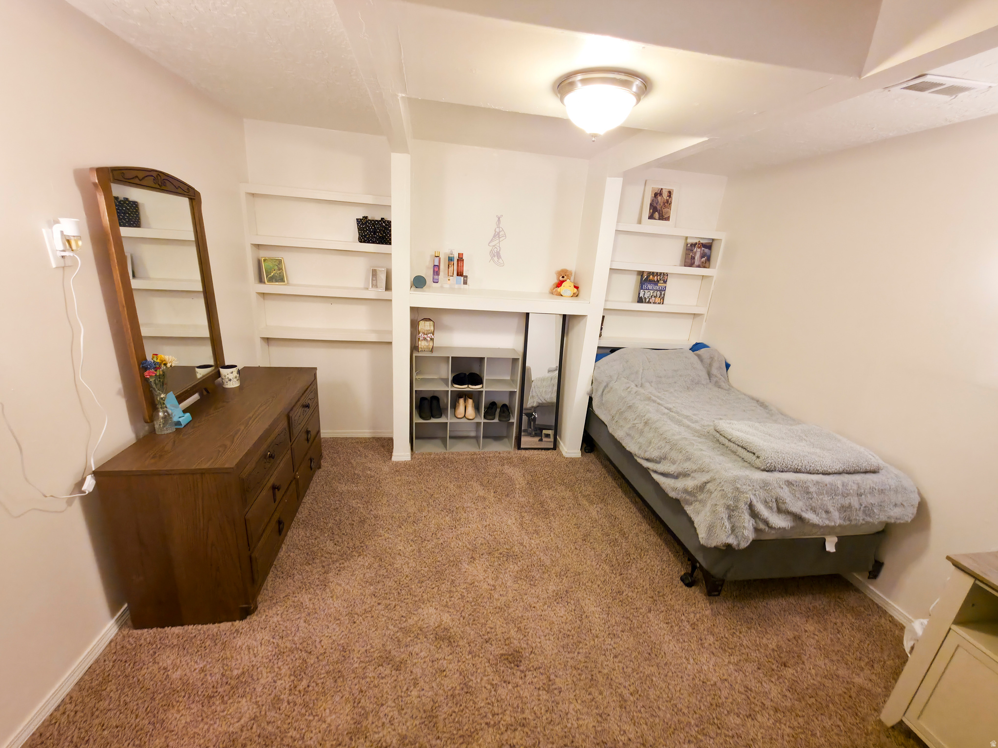 WALNUT HILLS - Residential