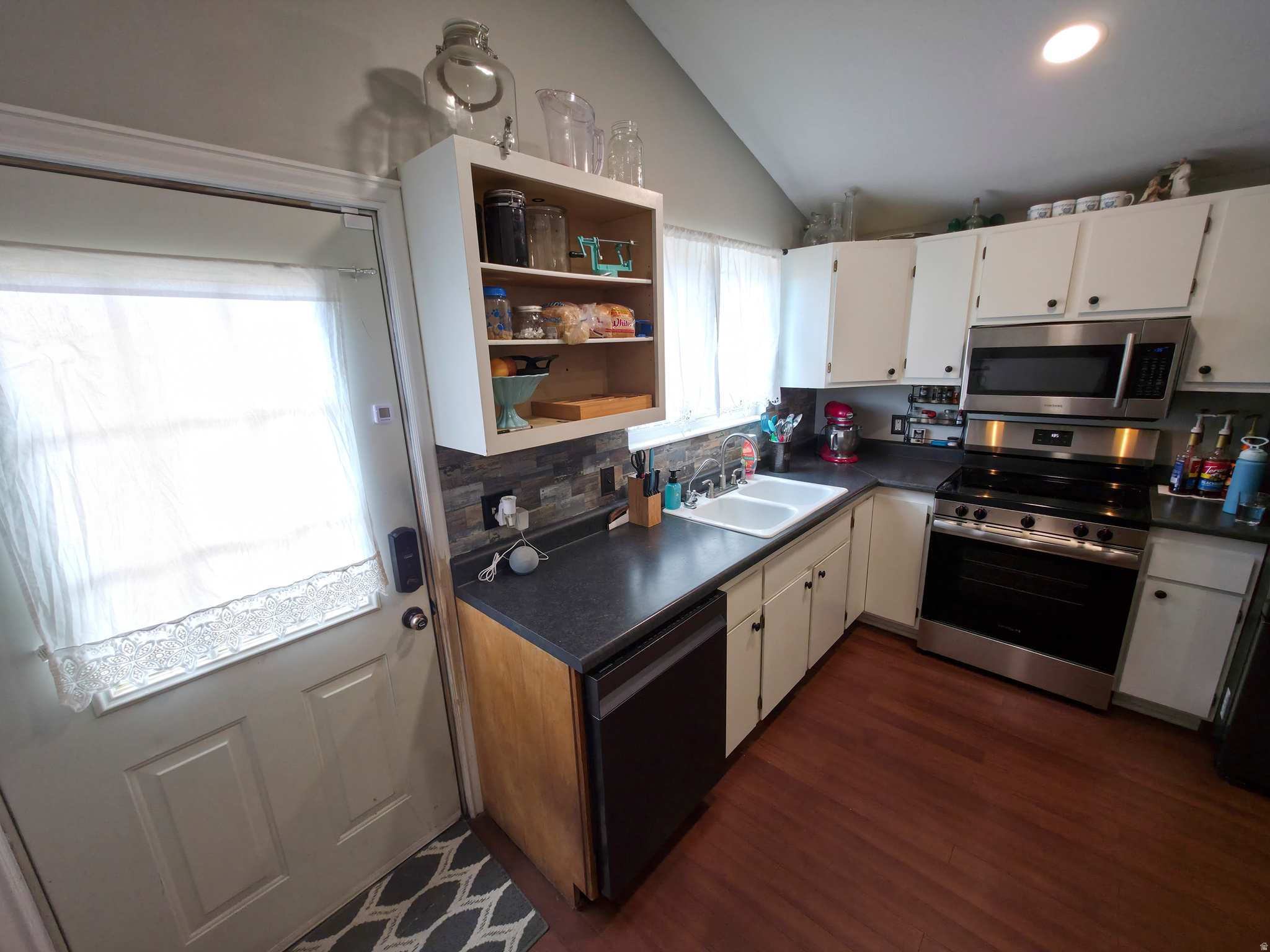 WALNUT HILLS - Residential