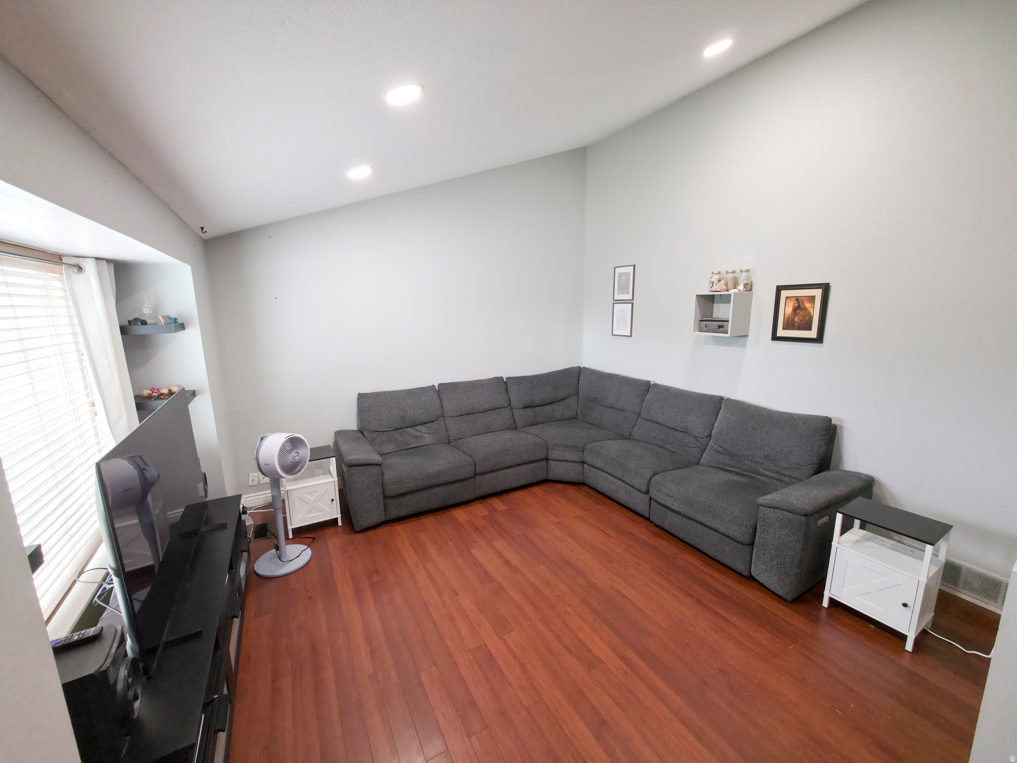 WALNUT HILLS - Residential