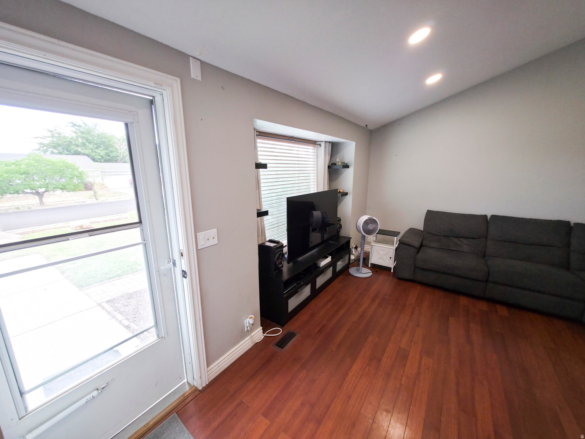 WALNUT HILLS - Residential