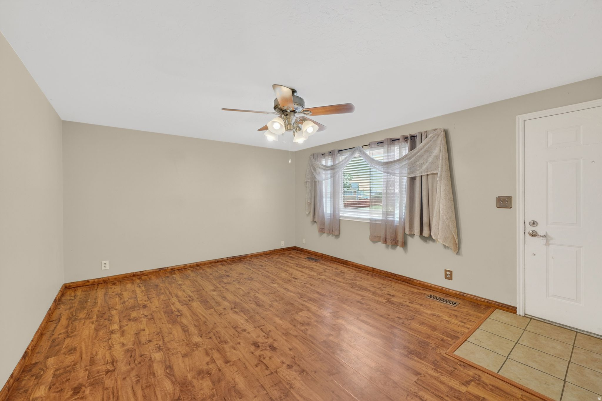 CAMELOT - Residential