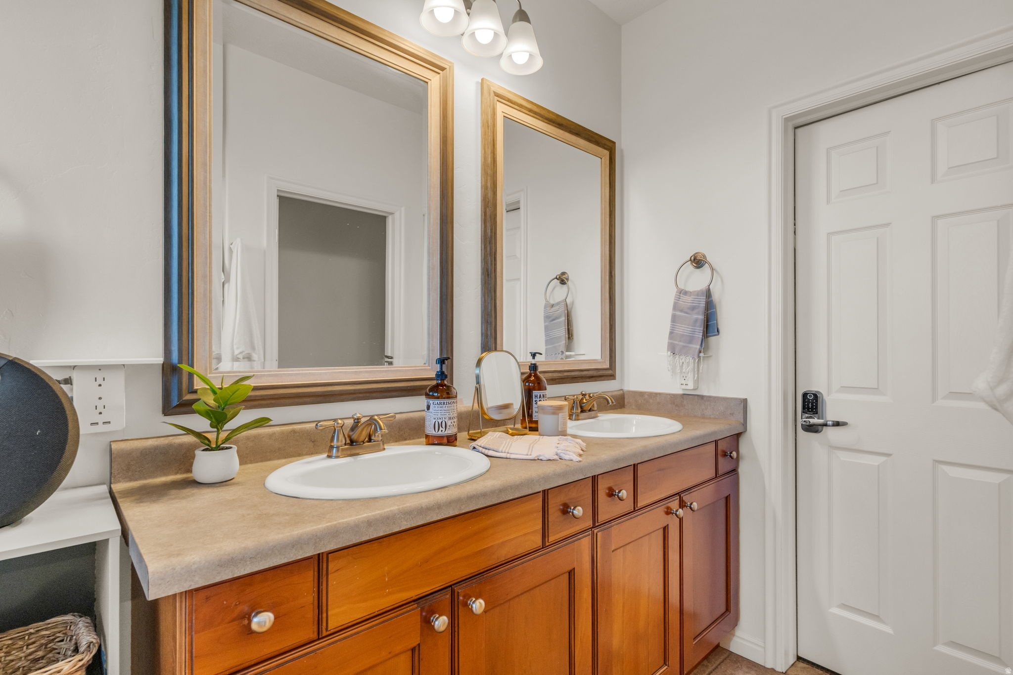 EAGLE CREST 1 - Residential