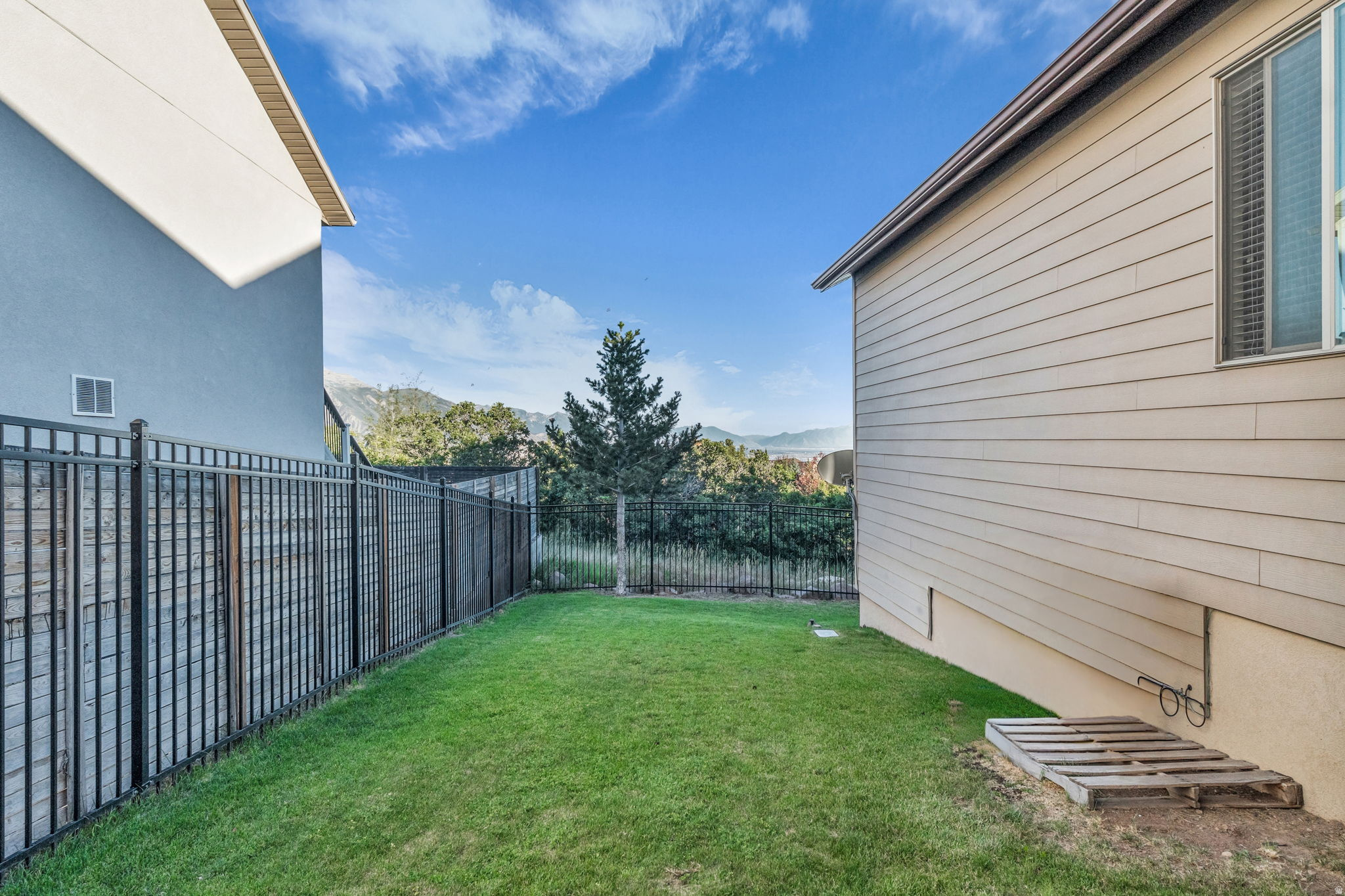 EAGLE CREST 1 - Residential