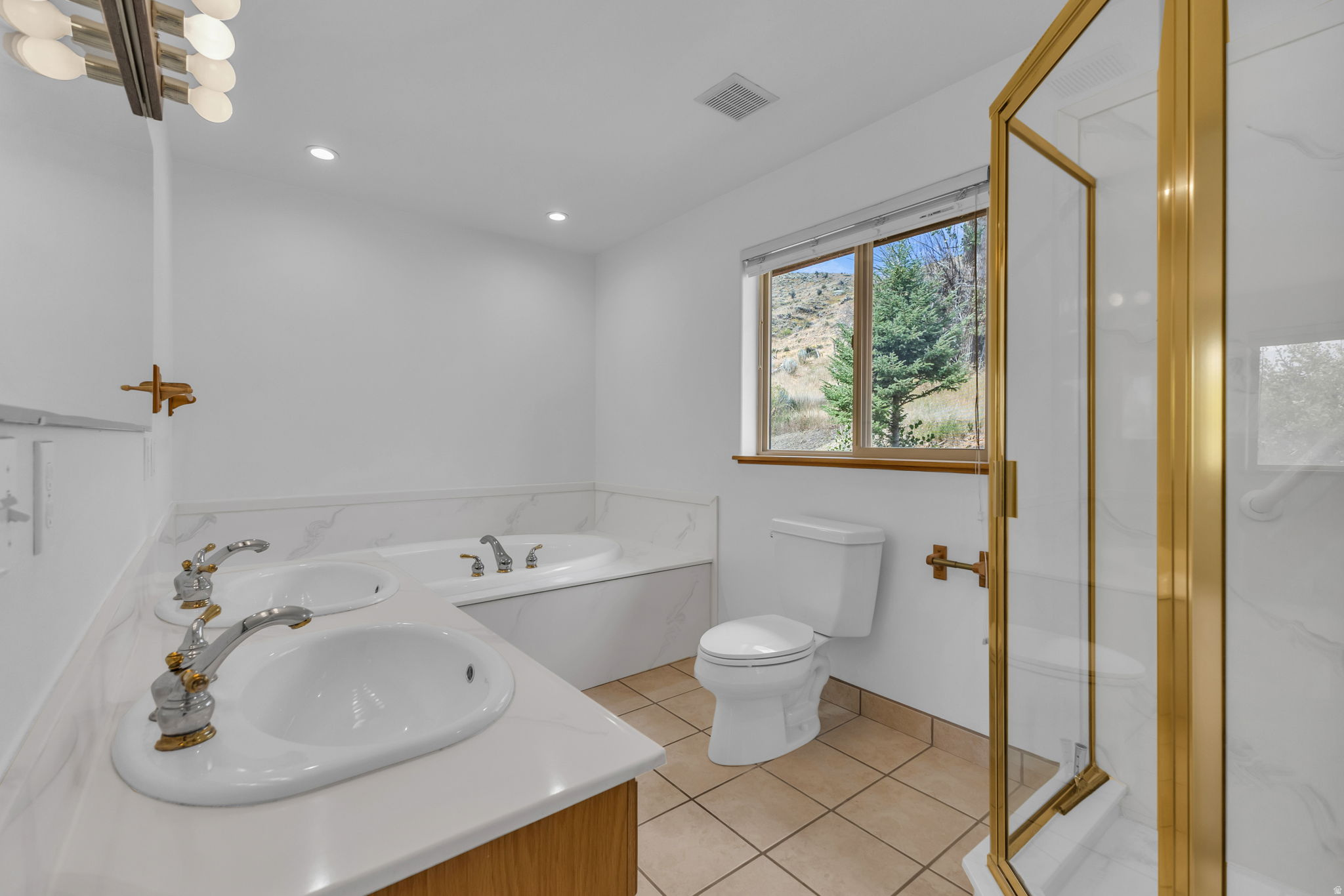 NORTH SUMMIT - Residential