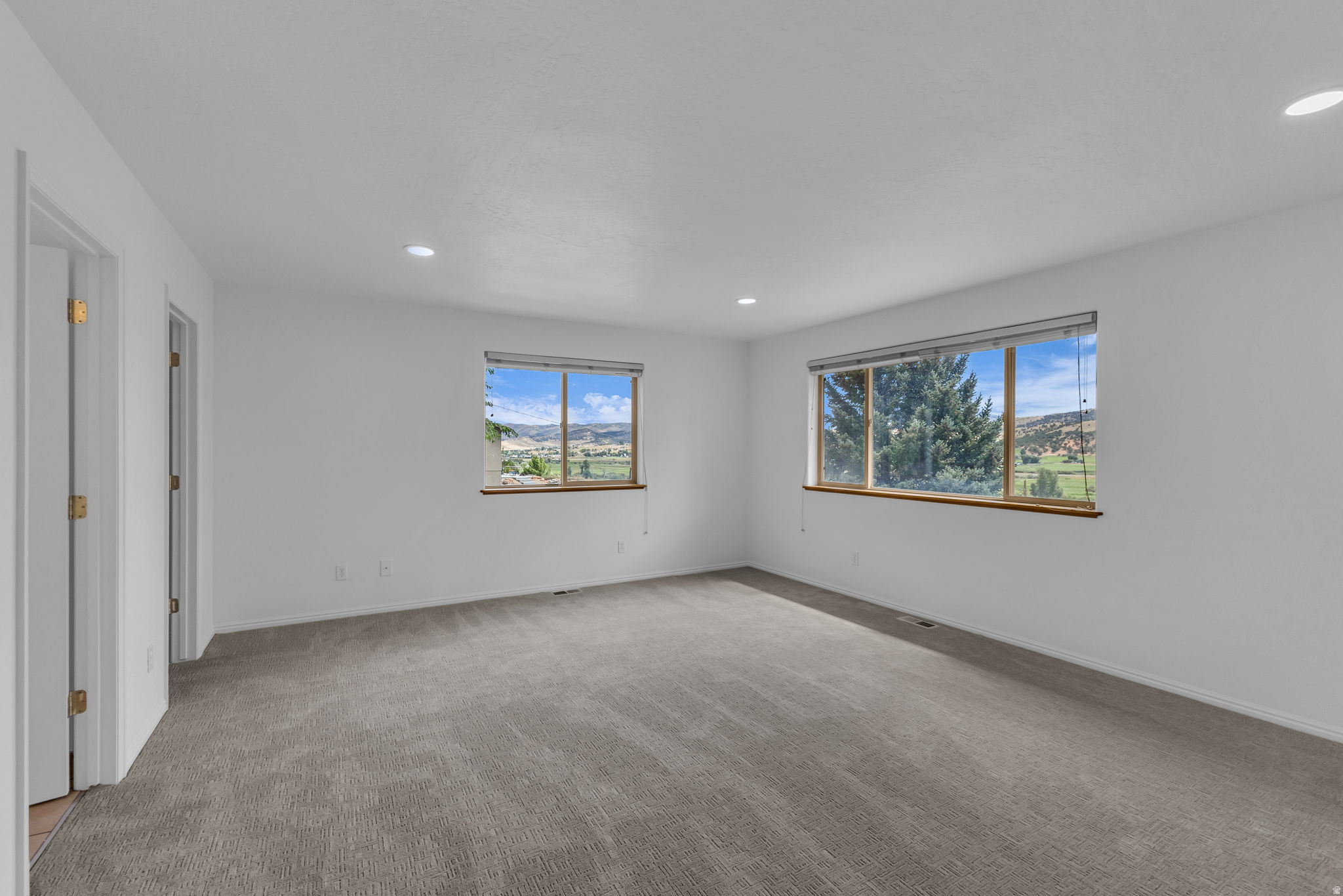 NORTH SUMMIT - Residential