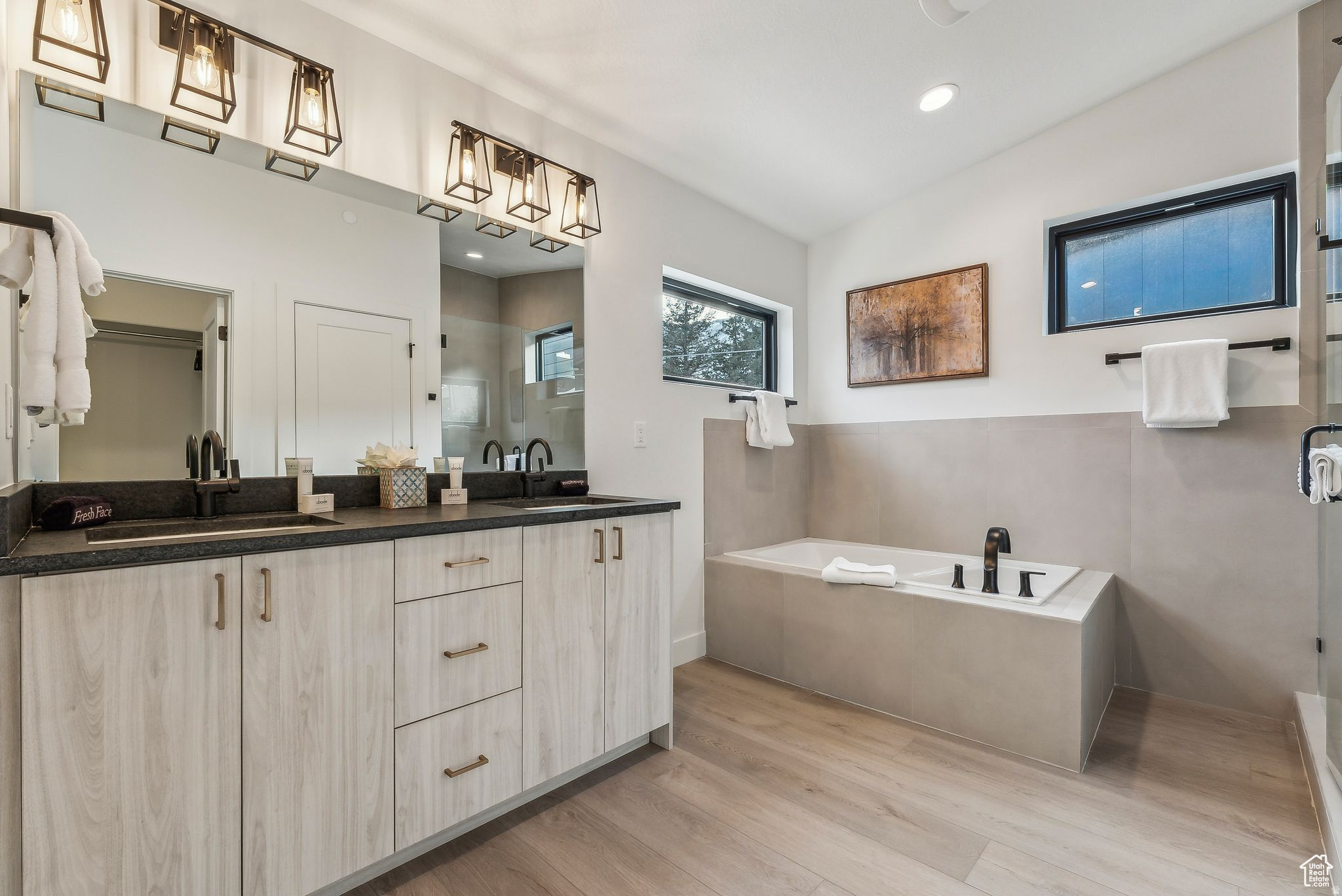 SNYDERS ADDITION - Residential
