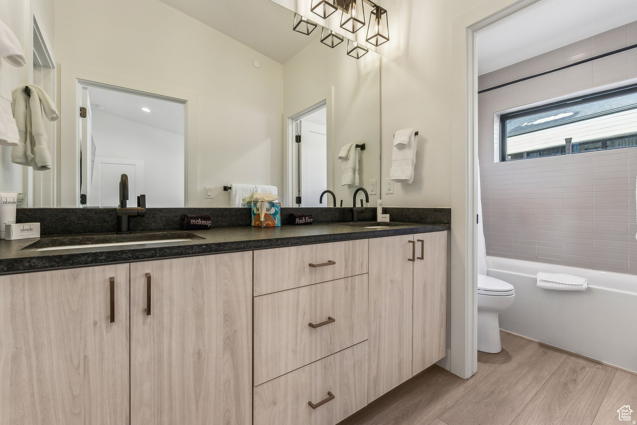SNYDERS ADDITION - Residential