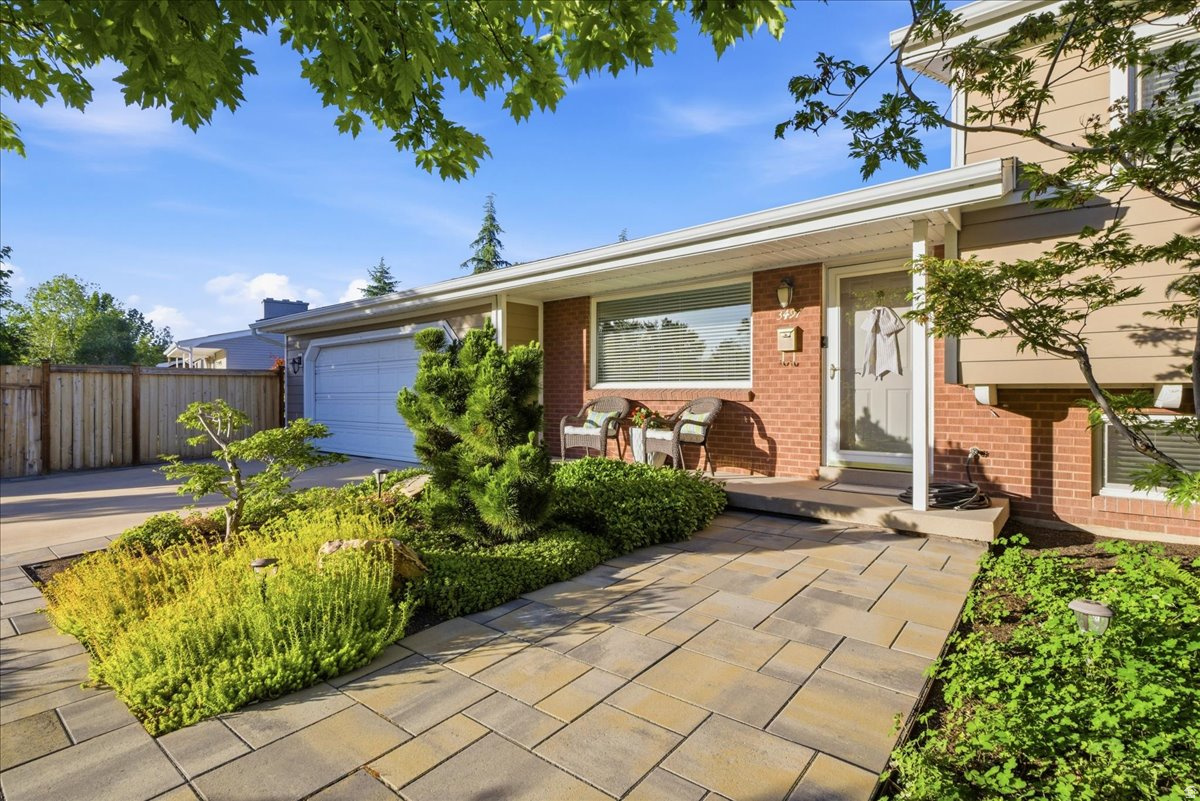 MEADOWS - Residential