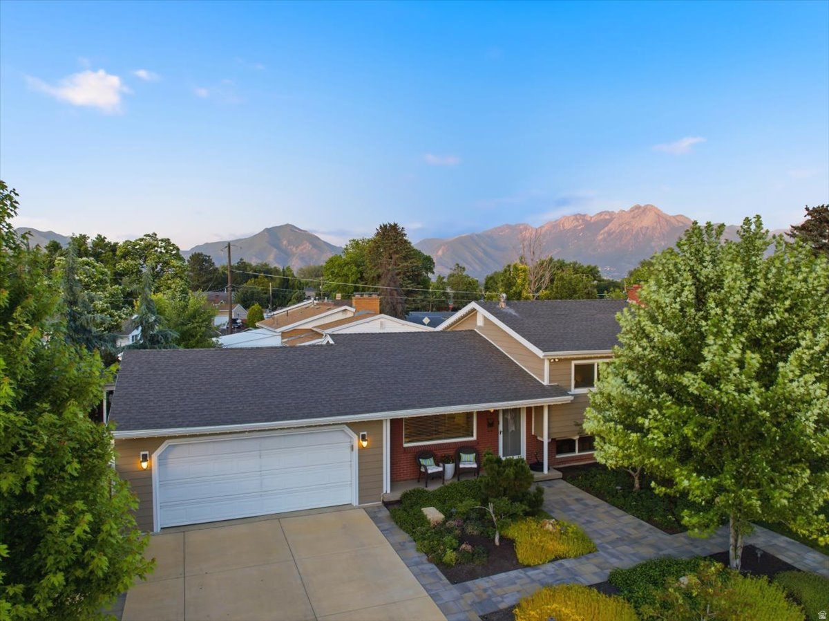 MEADOWS - Residential