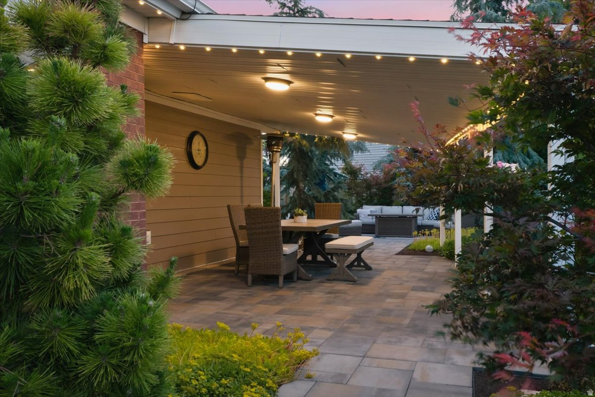 MEADOWS - Residential