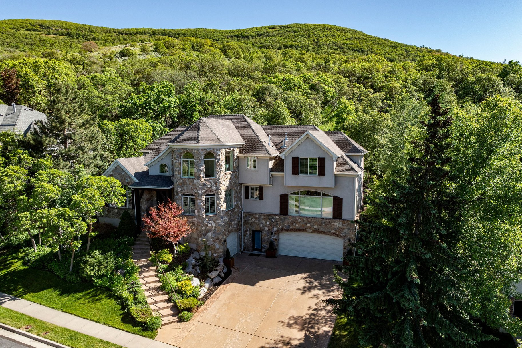 EAGLEWOOD COVE - Residential