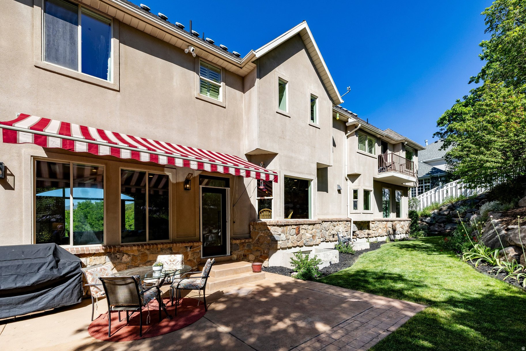 EAGLEWOOD COVE - Residential