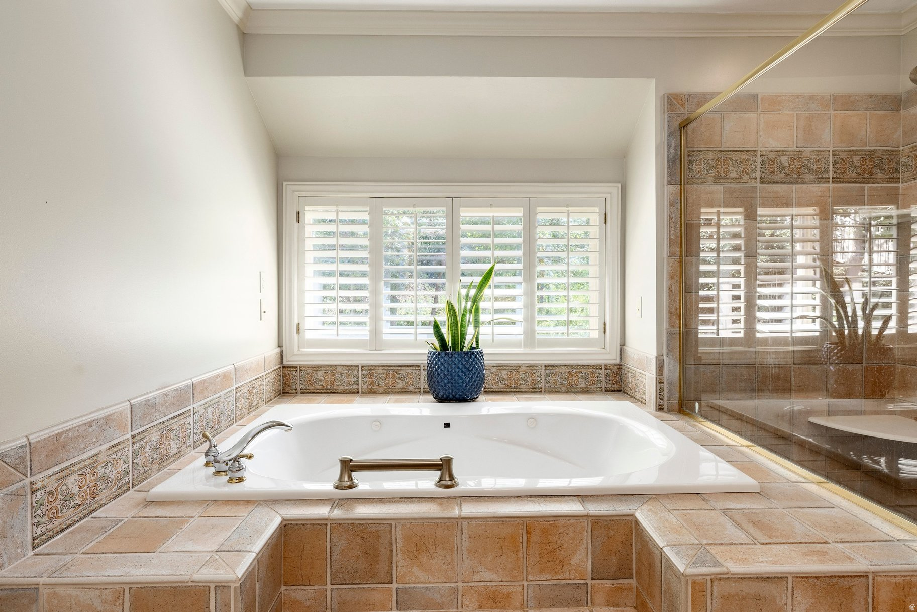 EAGLEWOOD COVE - Residential
