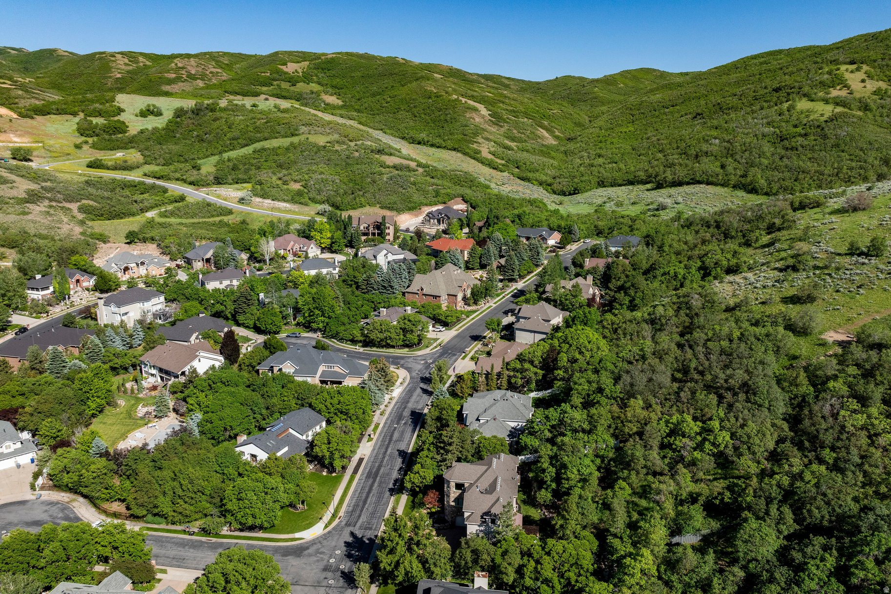 EAGLEWOOD COVE - Residential
