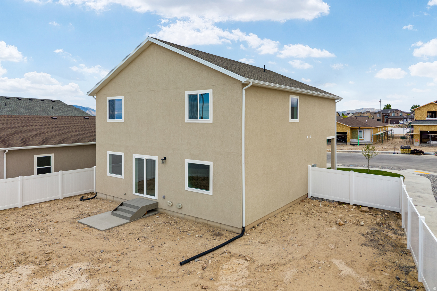 DESERT EDGE - Residential