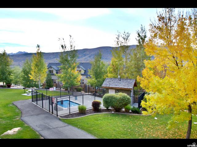MOOSE HOLLOW - Residential