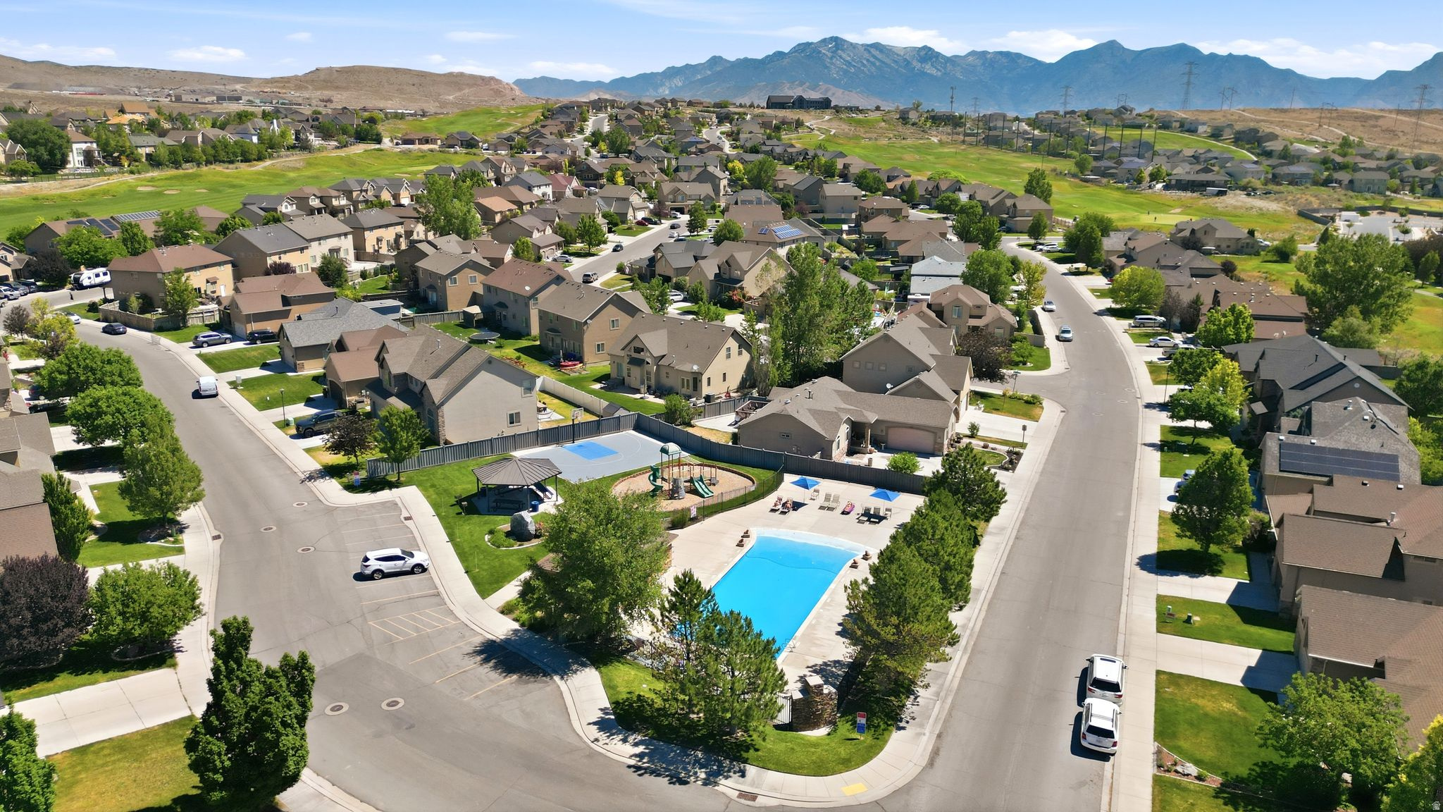 ANTHEM ON THE GREEN - Residential