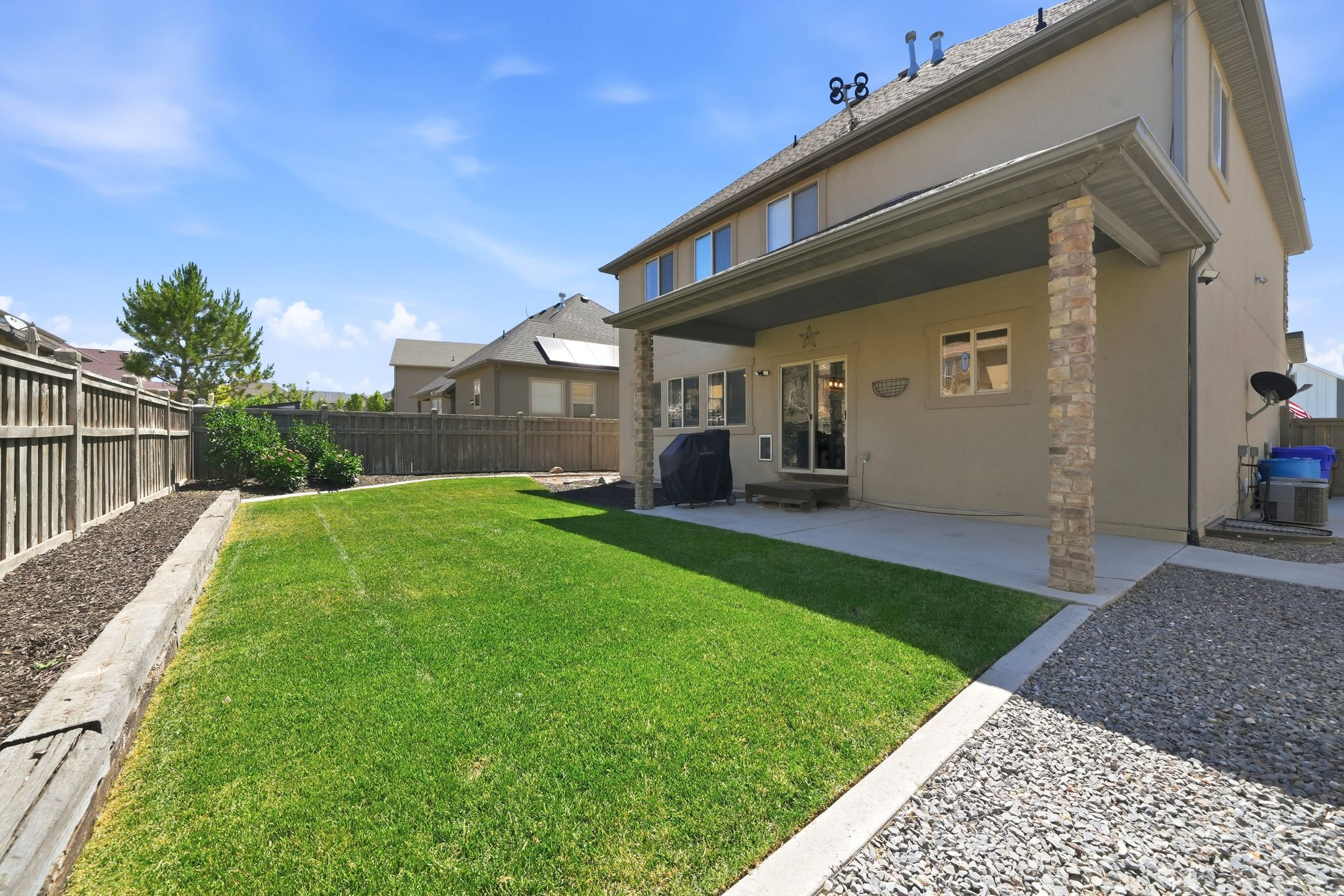 ANTHEM ON THE GREEN - Residential