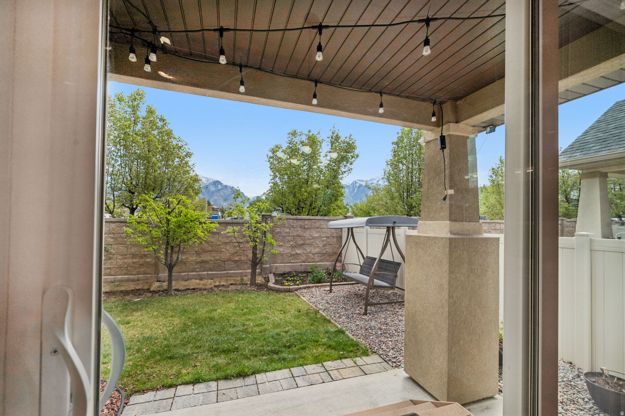 ROSE GARDENS - Residential