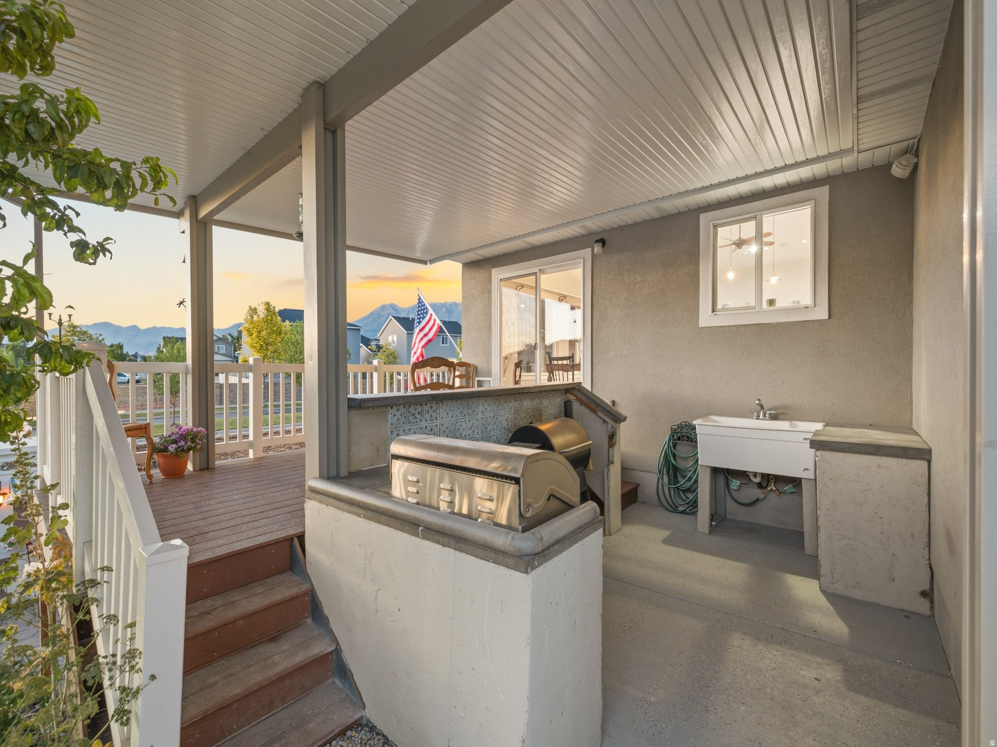 THE MEADOWS - Residential