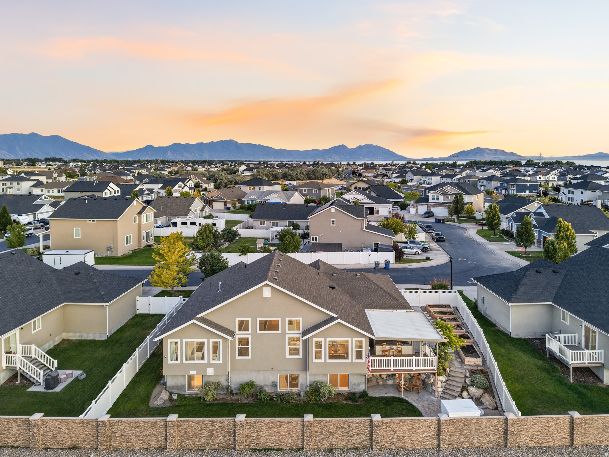 THE MEADOWS - Residential