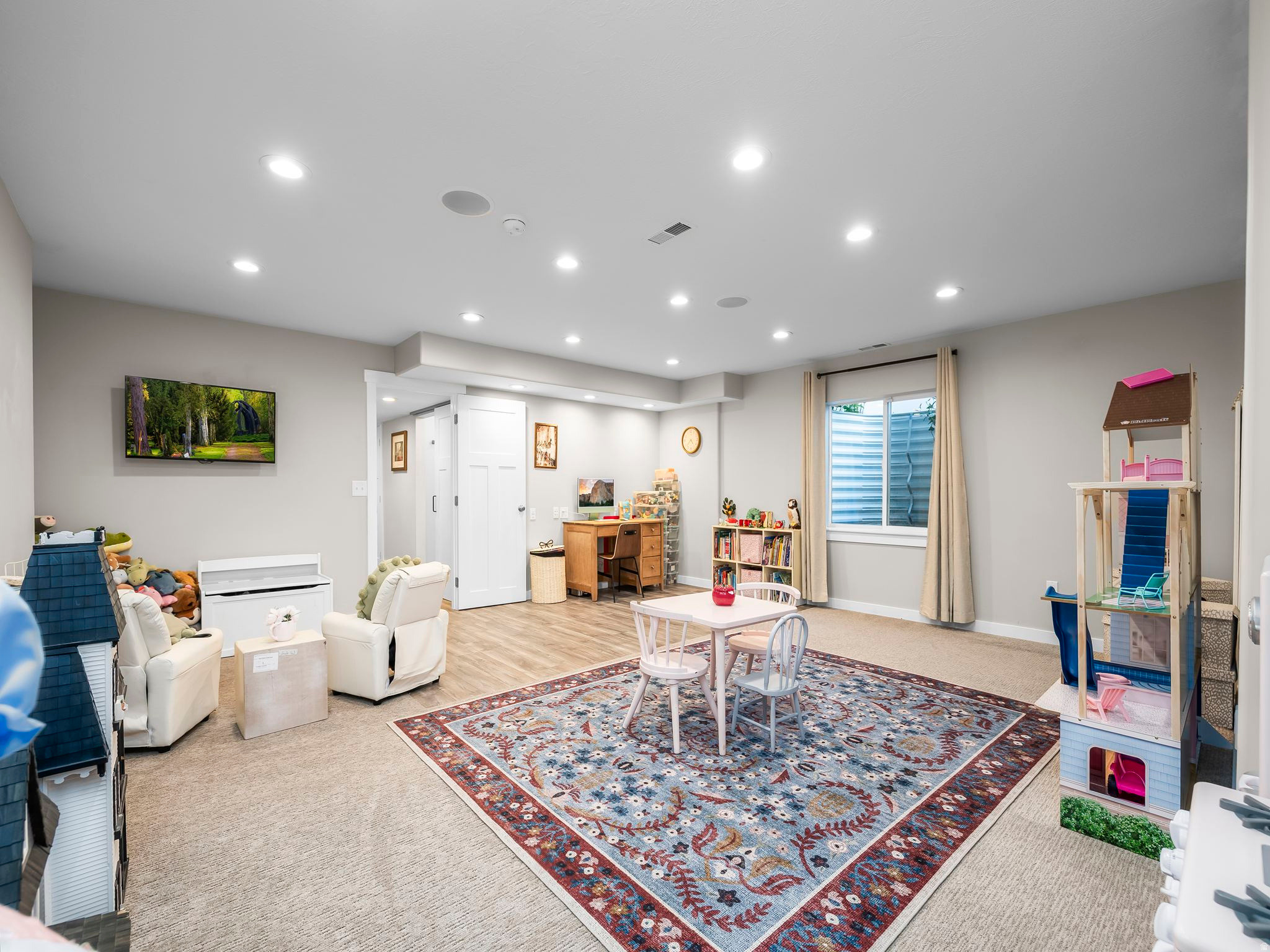 THE MEADOWS - Residential