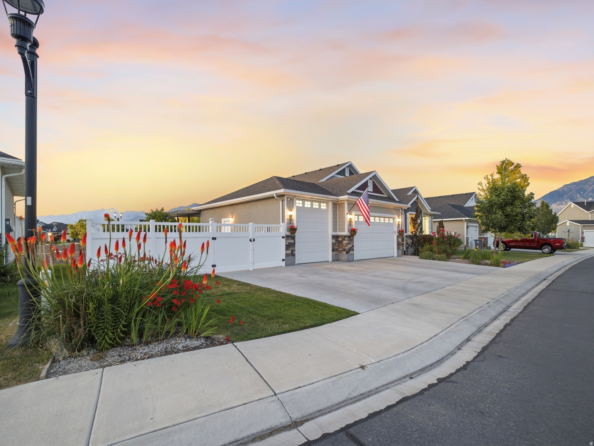 THE MEADOWS - Residential