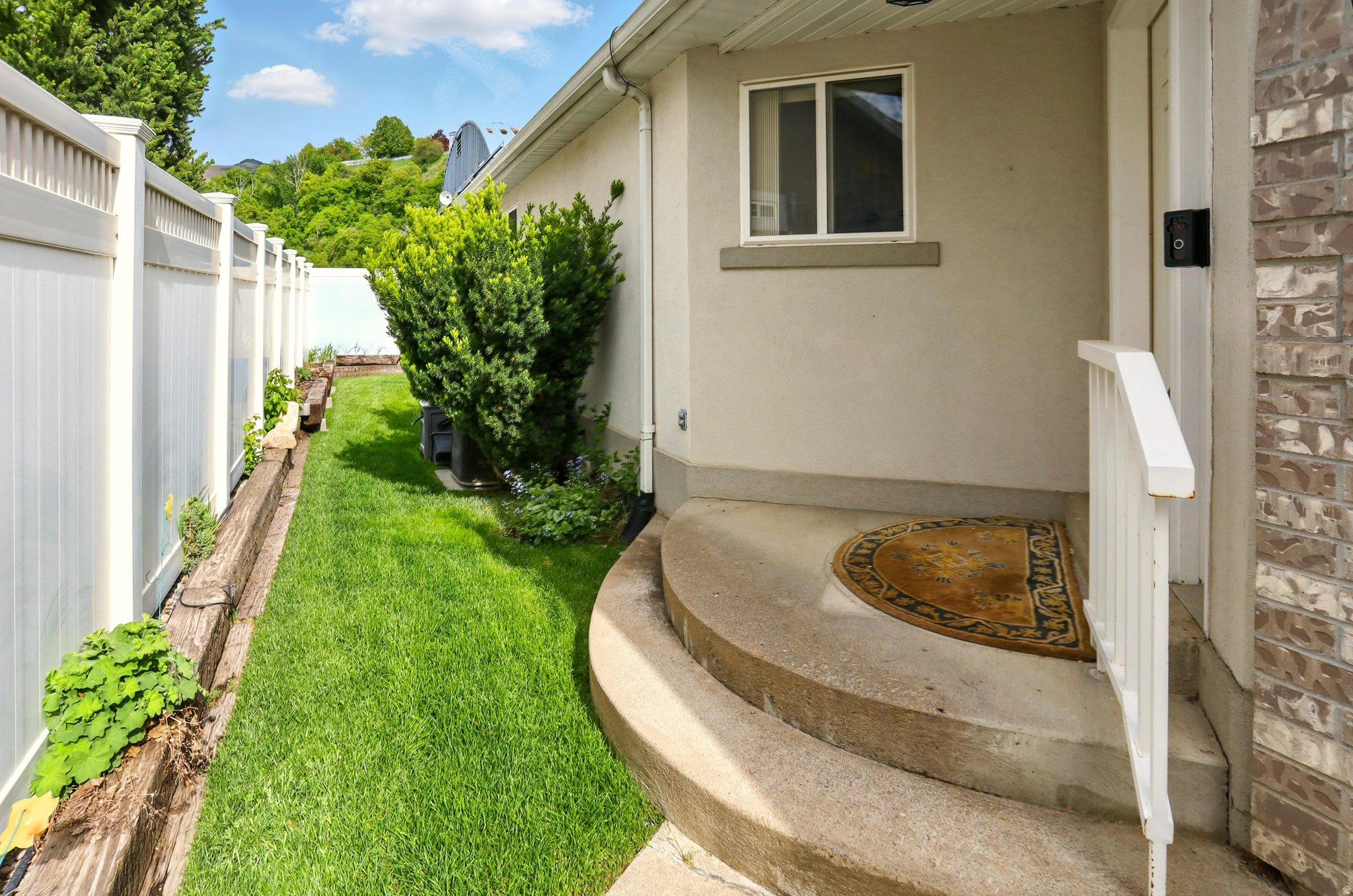 RIVER POINTE - Residential